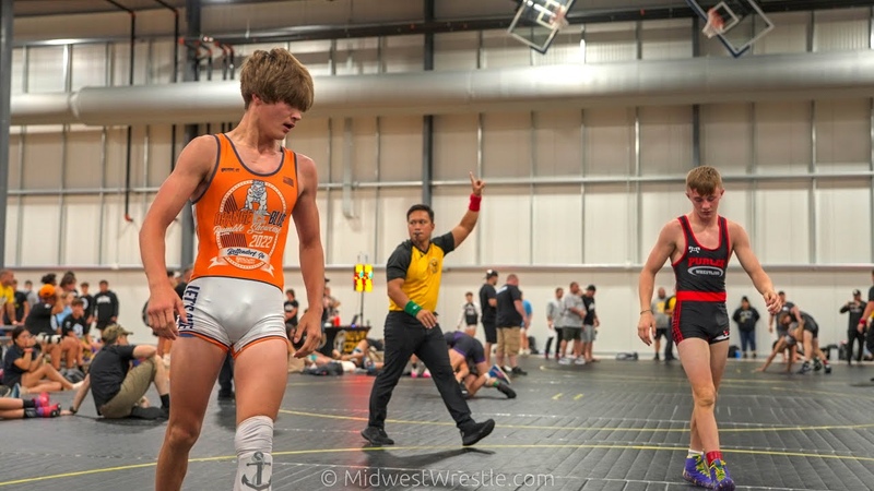 120 15 U Christian Jelle G of Untouchables Purple MN vs Tyson Waughtel R of Combative Sports