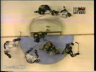 Alexei Yashin’s weird bounce goal vs Penguins (11 oct 1996)