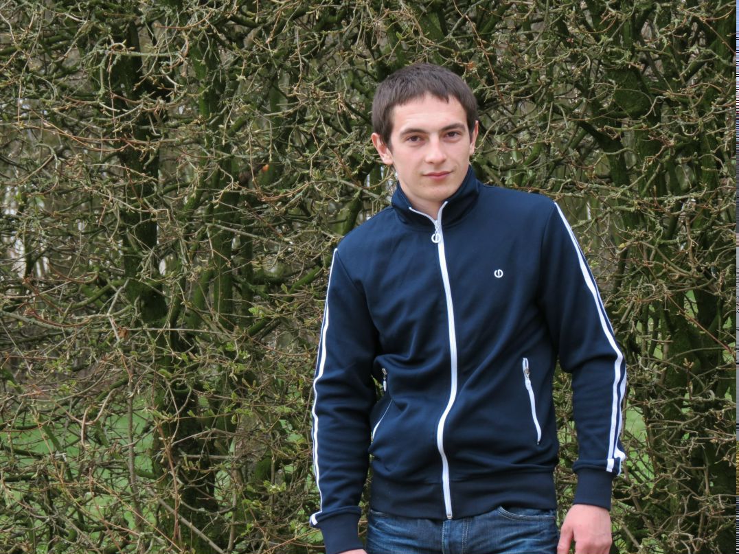 Igor Voloshyn >¡gorell@< | Edmonton