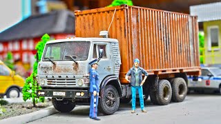 Машины едут в МИНИ ГОРОДЕ! Прогулка по макету. Про машинки.