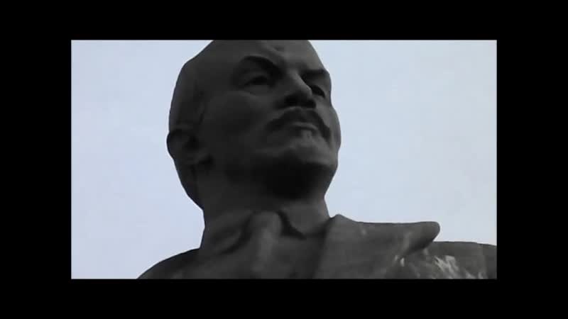 Самая большая статуя В. И. Ленина в мире в Волгограде у входа