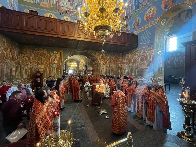 20.04.25 г. Встреча Благодатного огня и Пасхальная вечерня в Успенском кафедральном соборе, изображение №37