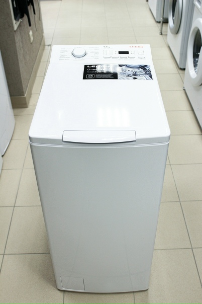 The LERAN WTL 52127 WD2 washing machine with vertical loading is a compact and f