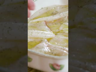 Салат с запеченными кальмарами по рецепту Юлии Высоцкой
