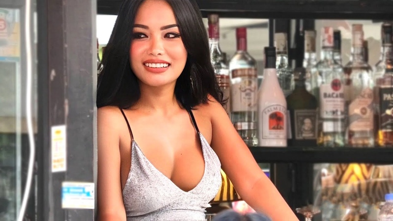 STUNNING LADY WORKS IN BEST BAR in Soi Buakhao, Pattaya.